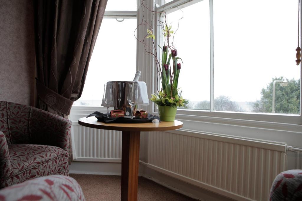 The Red Lea Hotel Scarborough Bagian luar foto